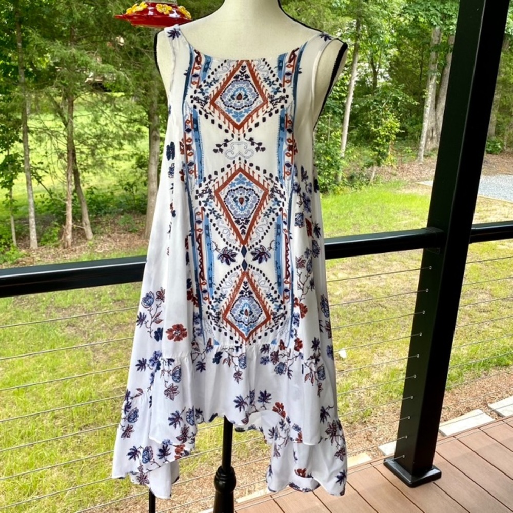 Vintage Free People — White Floral Embroidered Swing Dress - Boho Summer Style